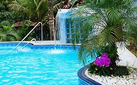 Linda casa com lazer a 500m da praia Guaratuba SP